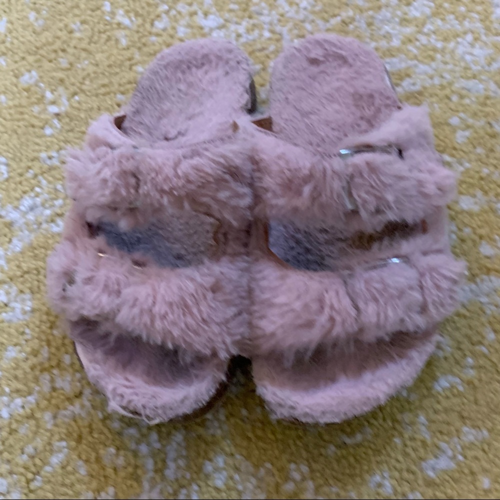 Furry fun fisher slippers/sandals
